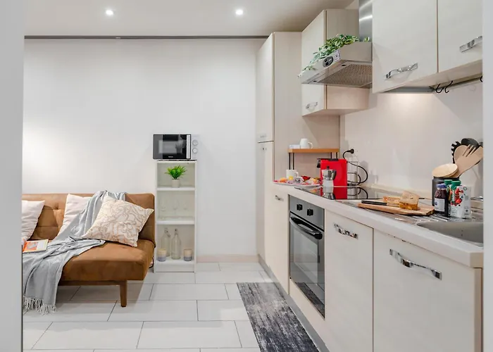 Quadriloft By Happyhostorino *